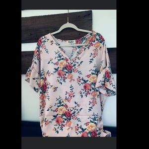 SUPER CUTE FLORAL TOP